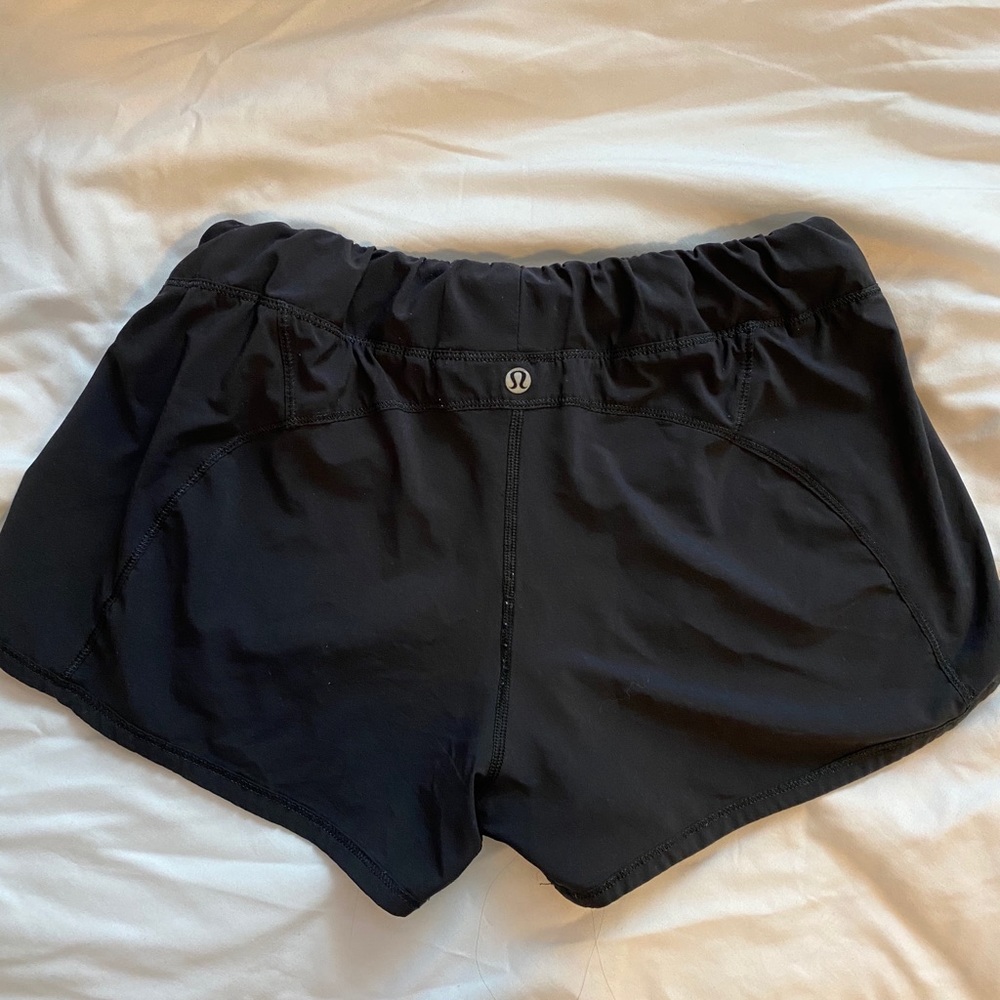 RARE lululemon shorts size 6